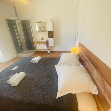 Residence Bernardini Сари Соленцара Екстериор снимка